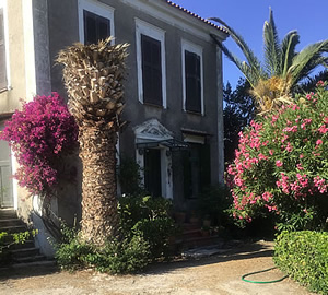 Mon Paradis Main Guesthouse