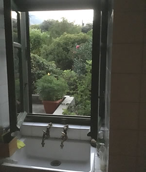 Mon Paradis Main Guesthouse